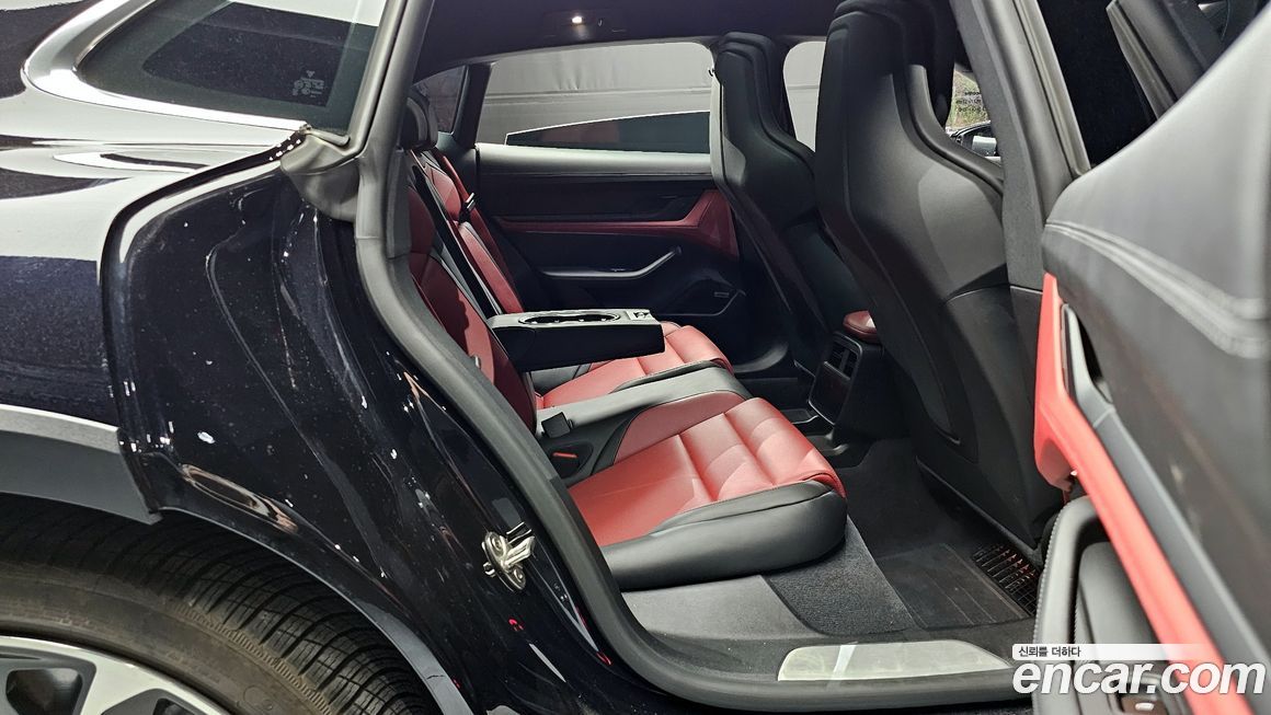 Porsche Taycan 2025