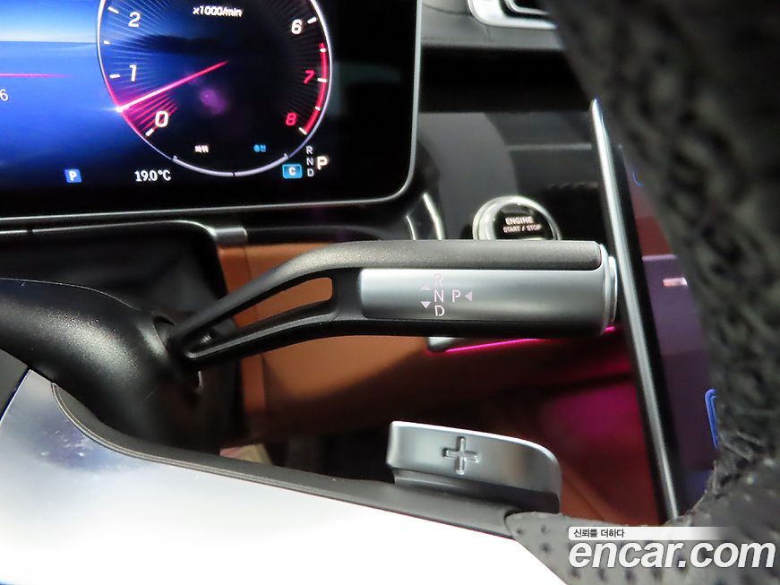 Mercedes-Benz S-Class 2025