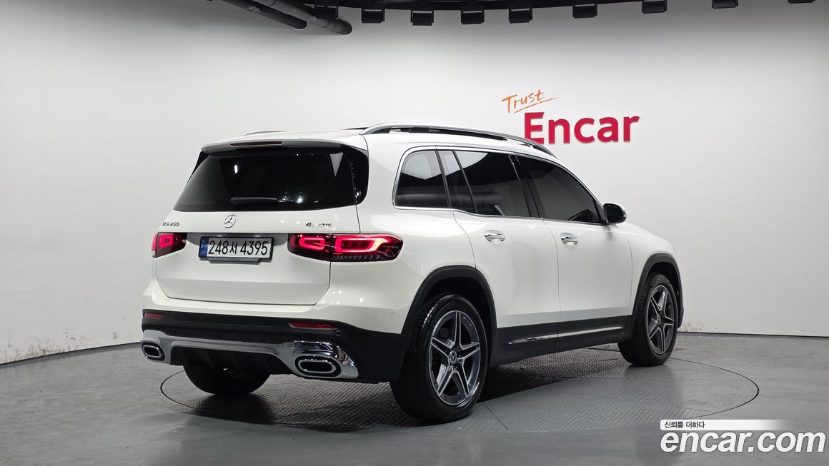 Mercedes-Benz GLB-Class 2023