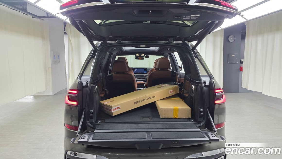 BMW X7 2025