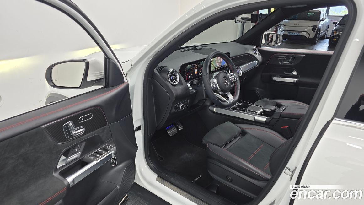 Mercedes-Benz GLB-Class 2023