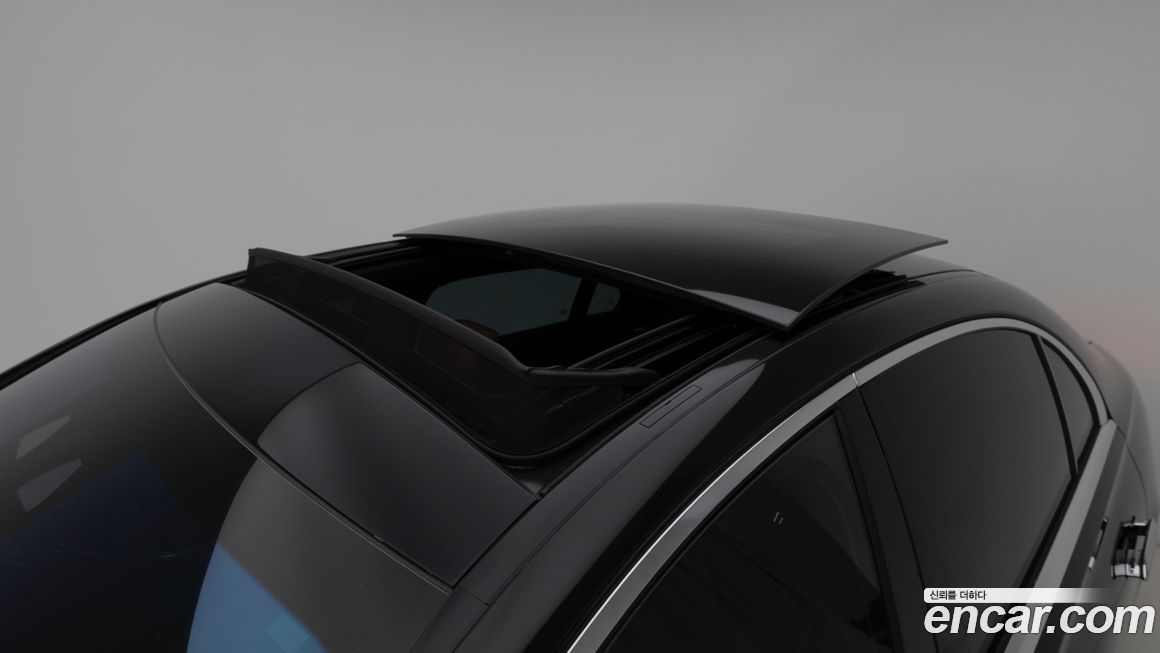 Mercedes-Benz S-Class 2026