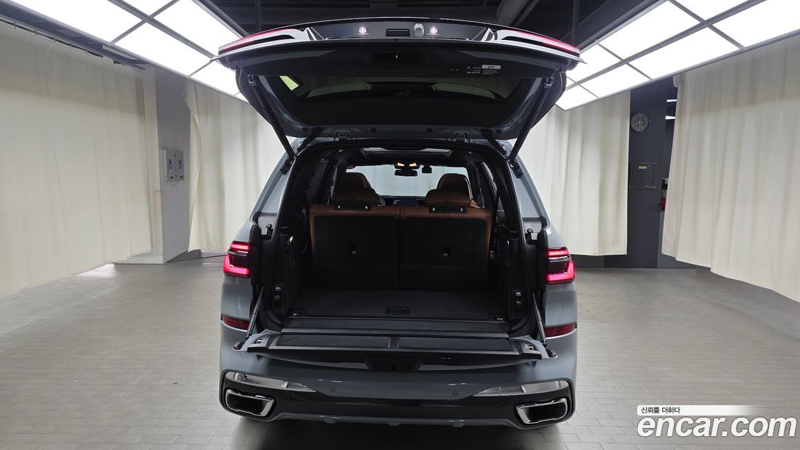 BMW X7 2025