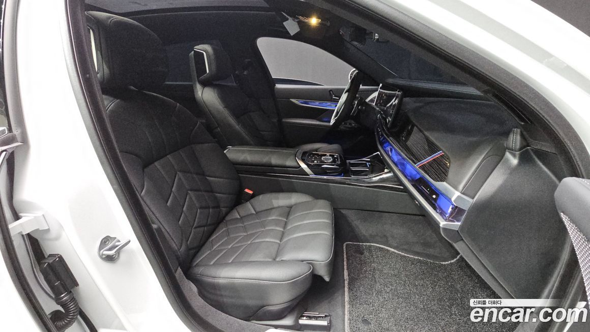 BMW 7-Series 2025