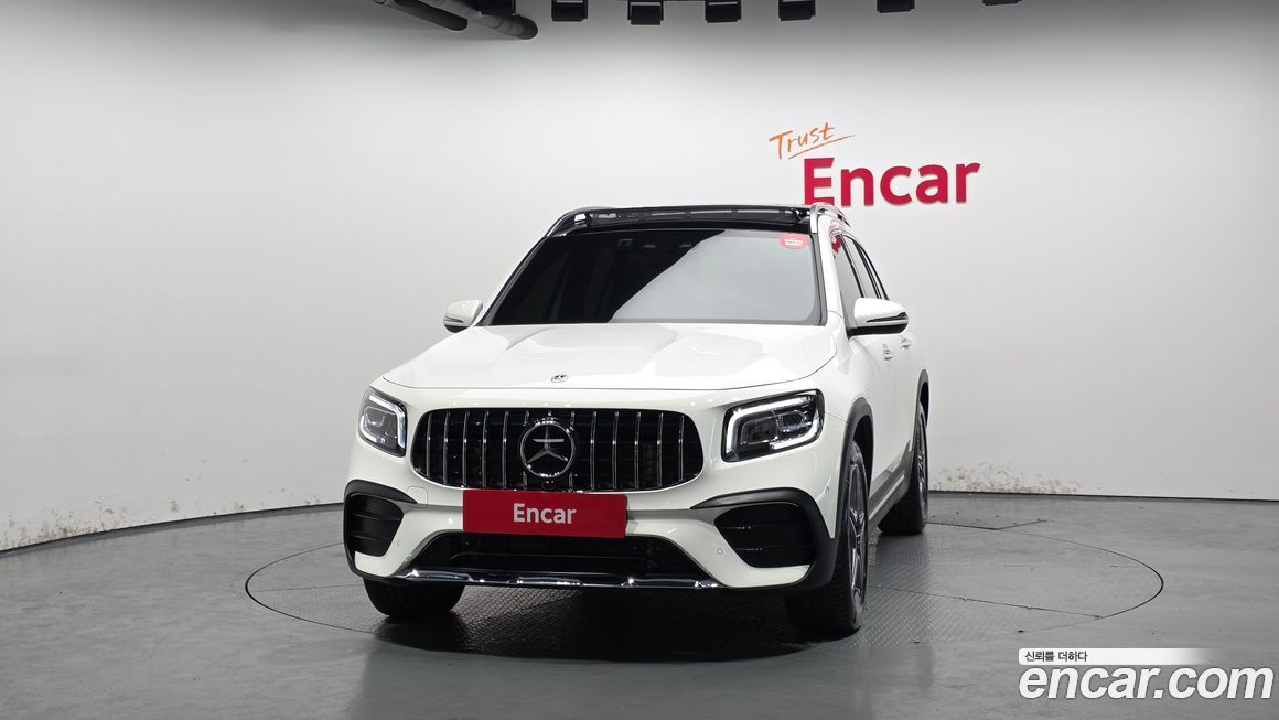 Mercedes-Benz GLB-Class 2023