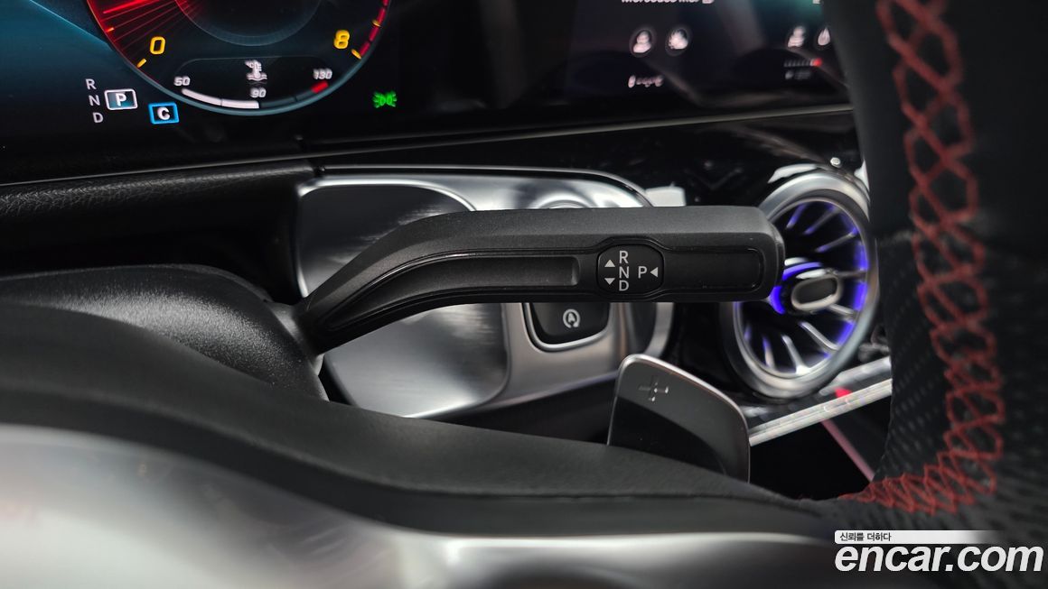 Mercedes-Benz GLB-Class 2023