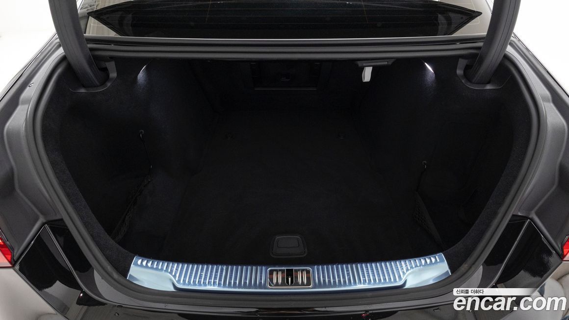 Mercedes-Benz S-Class 2026