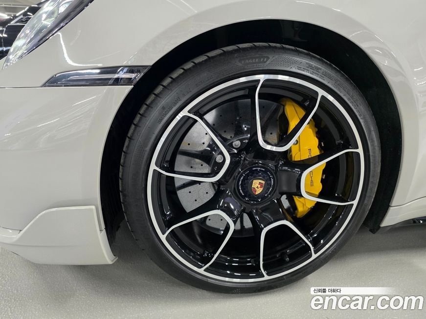 Porsche 911 2023