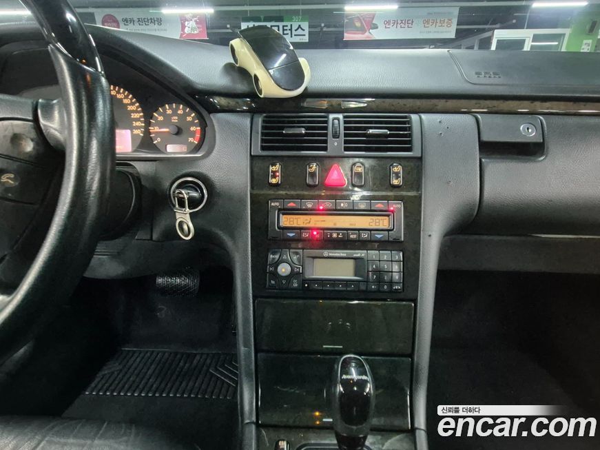 Mercedes-Benz E-Class 2002