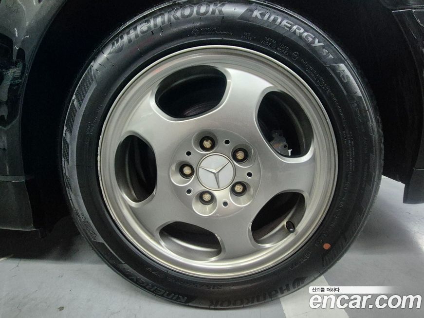 Mercedes-Benz E-Class 2002