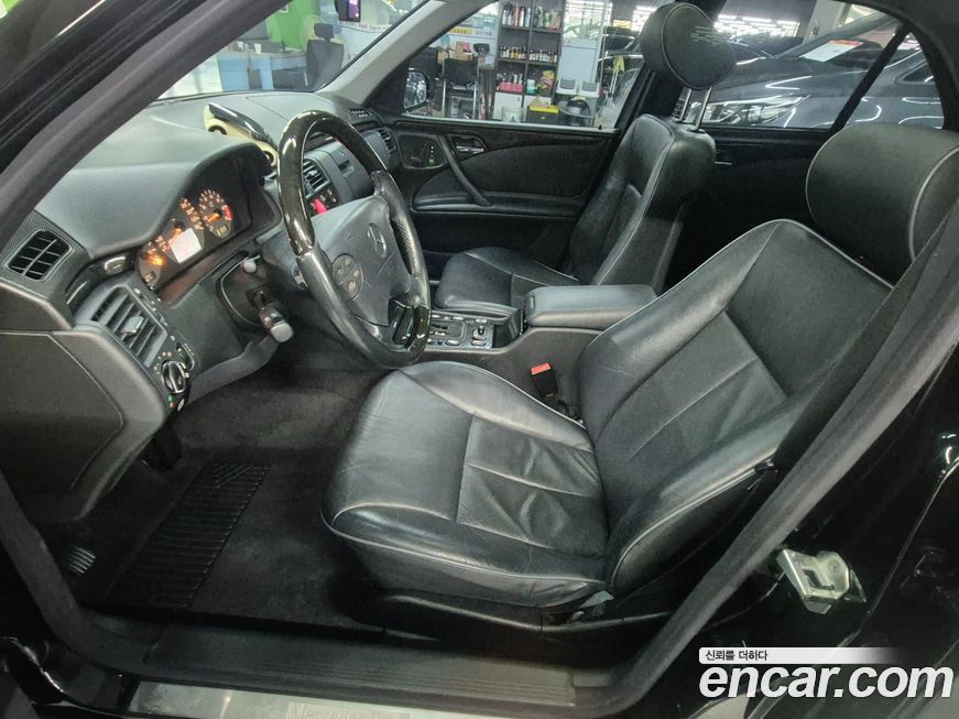 Mercedes-Benz E-Class 2002