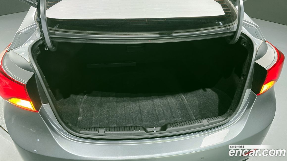 Hyundai AVANTE 2015