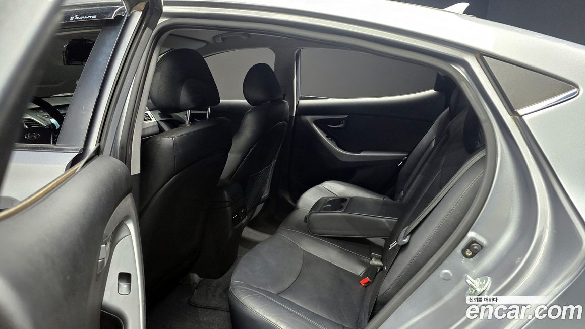 Hyundai AVANTE 2015