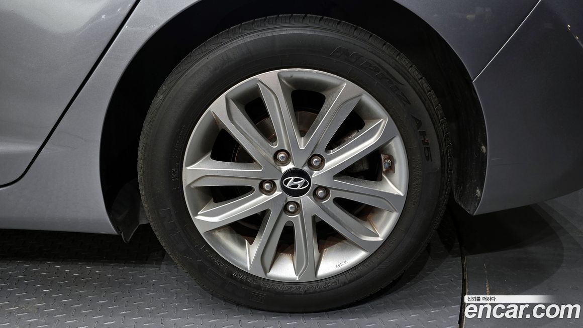 Hyundai AVANTE 2015