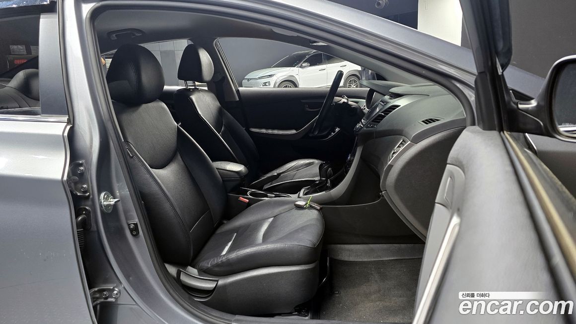 Hyundai AVANTE 2015