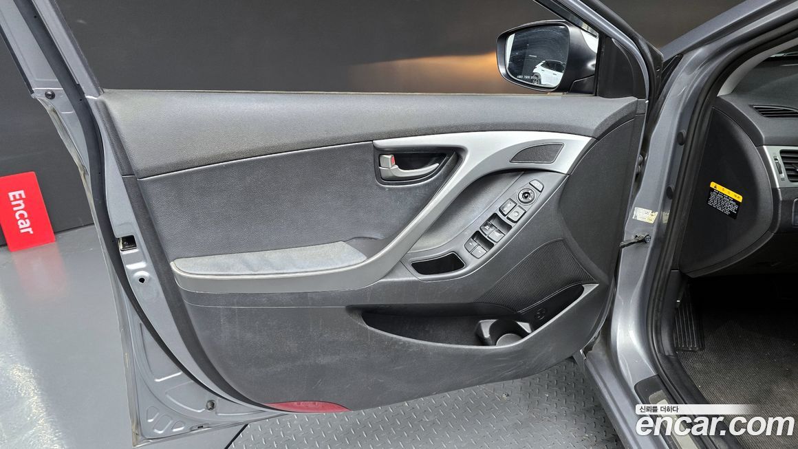 Hyundai AVANTE 2015