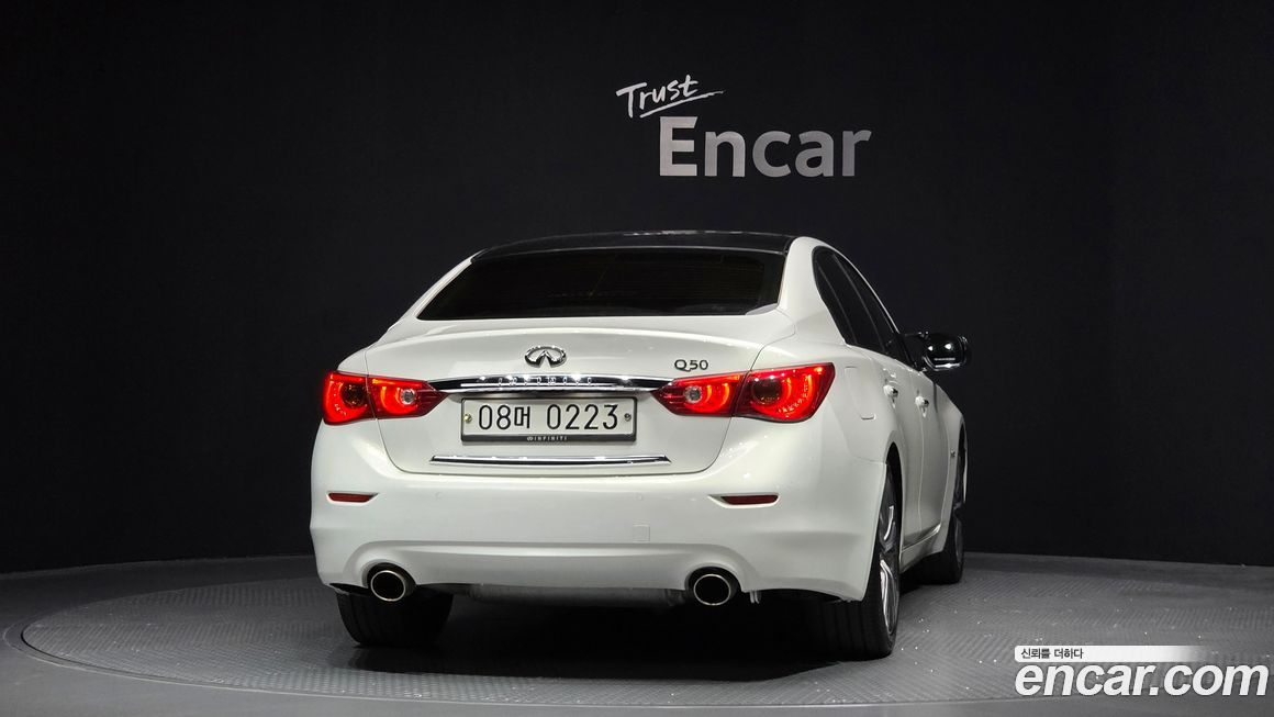Infiniti Q50 2015