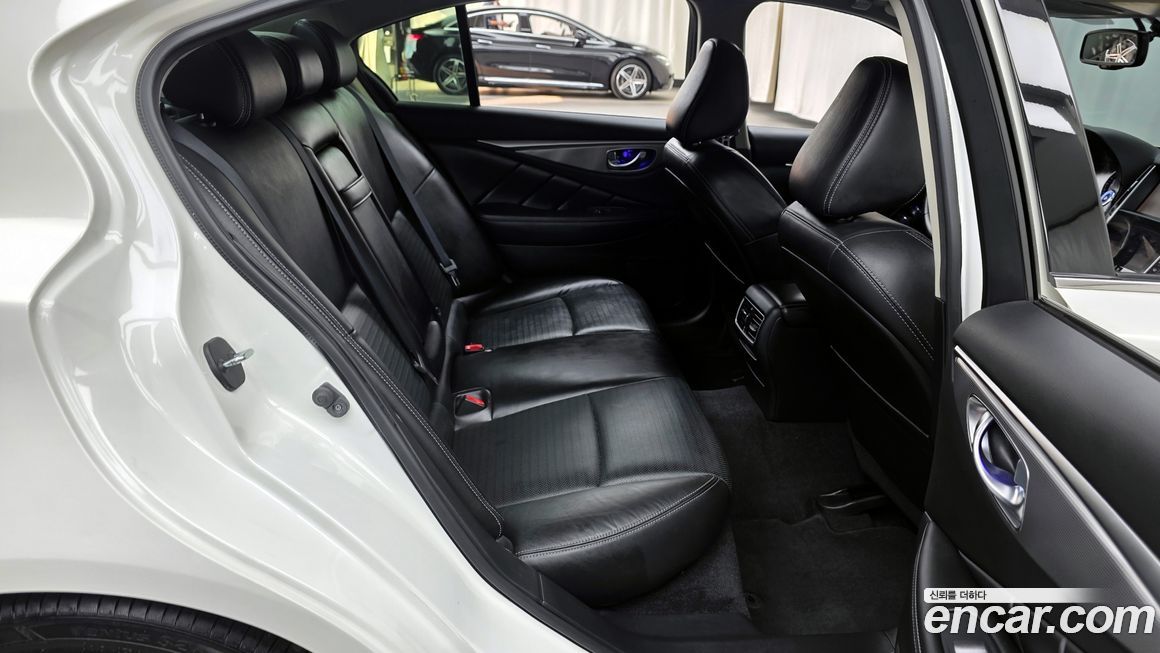 Infiniti Q50 2015