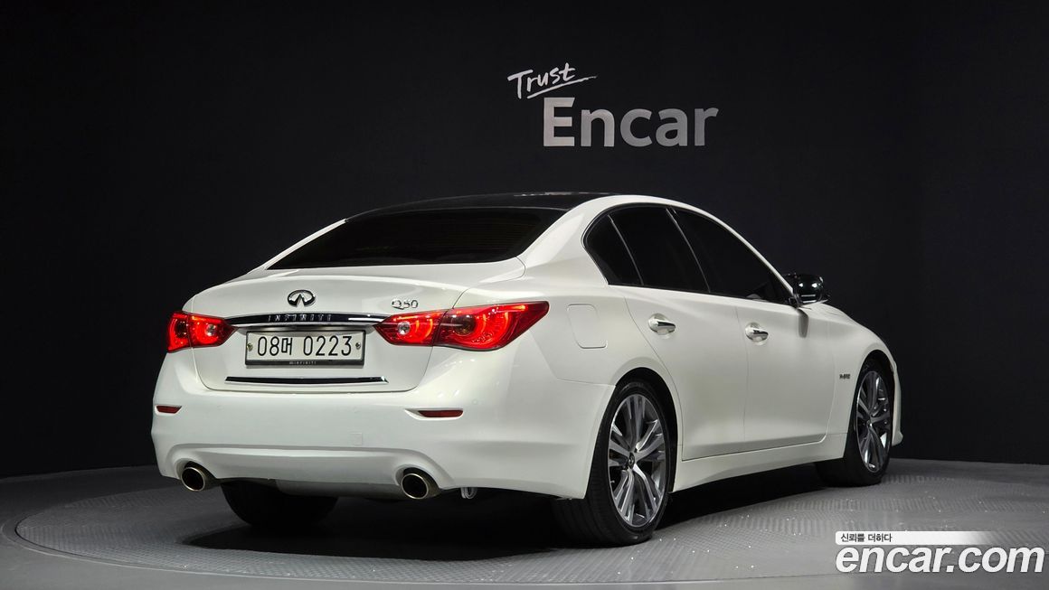 Infiniti Q50 2015