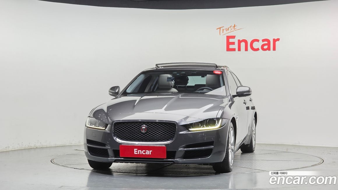 Jaguar XE 2016