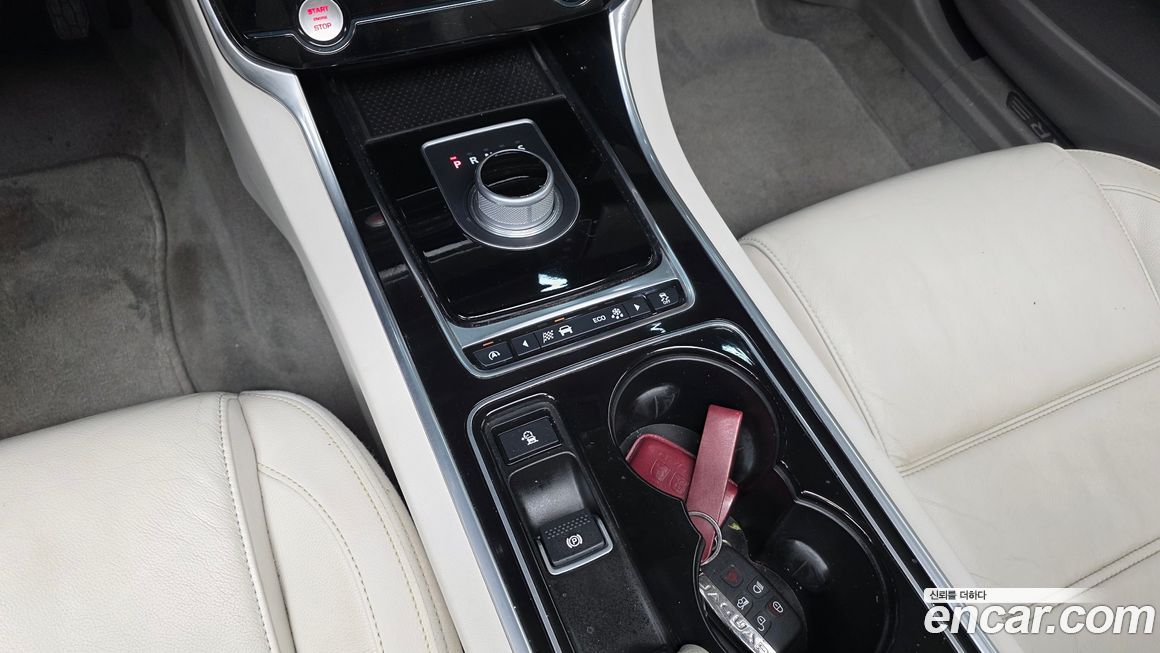 Jaguar XE 2016