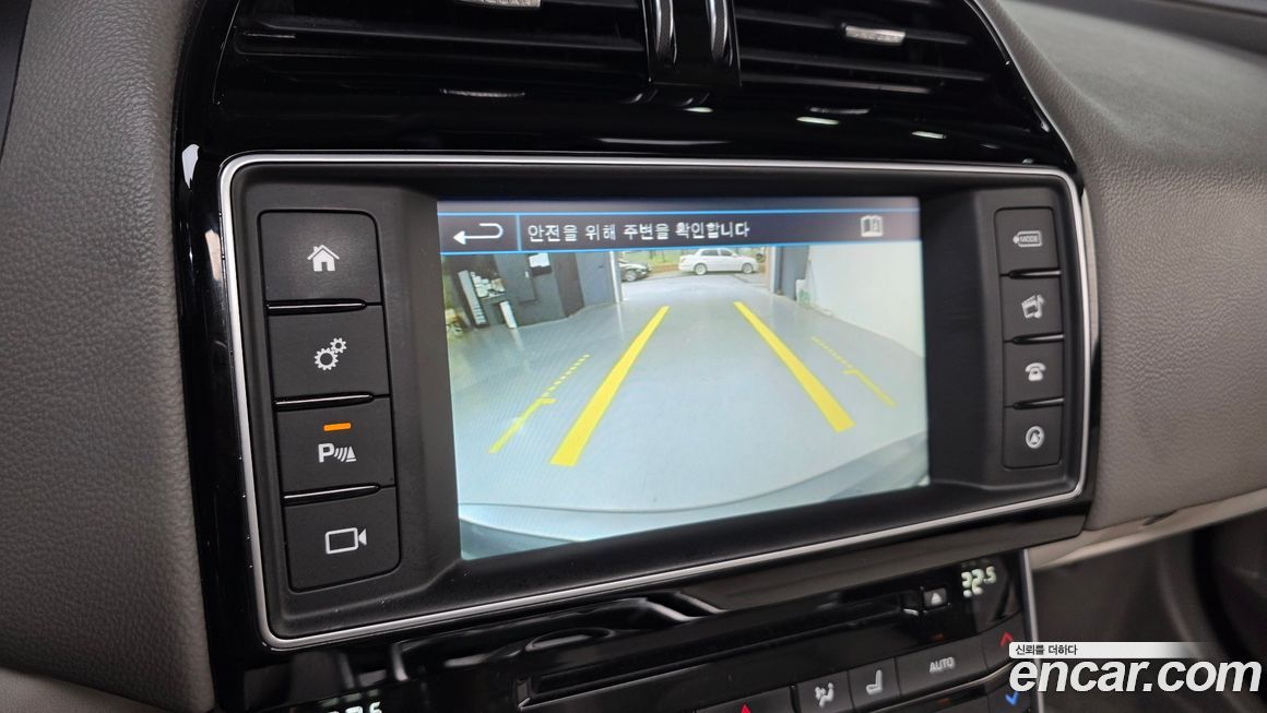 Jaguar XE 2016