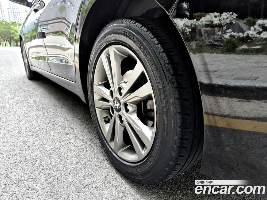 Hyundai AVANTE 2016