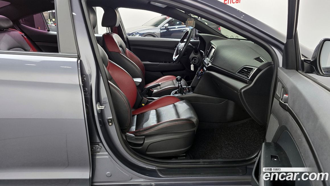Hyundai AVANTE 2017