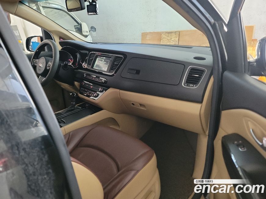 Kia Canival 2015