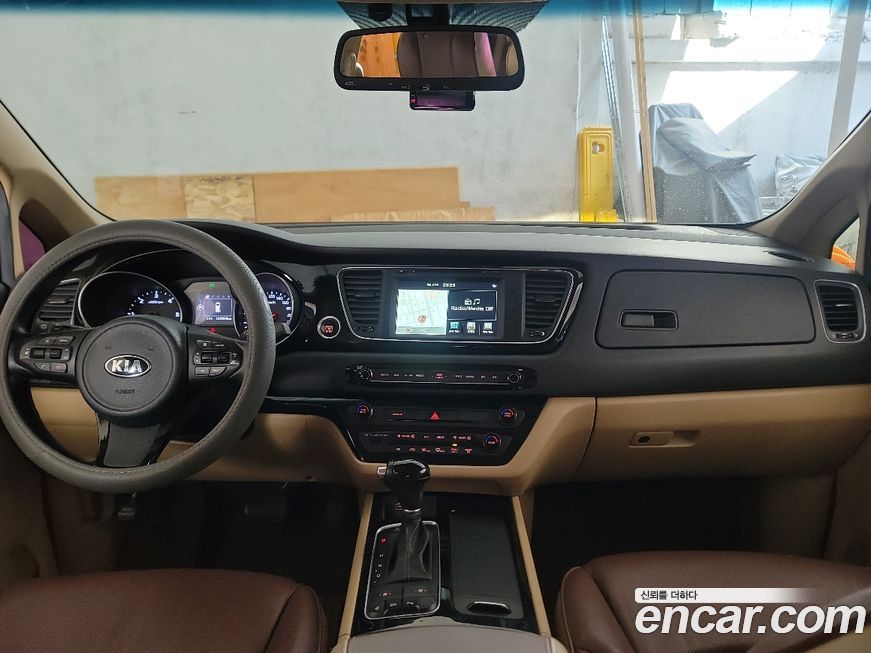 Kia Canival 2015
