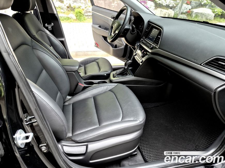 Hyundai AVANTE 2016