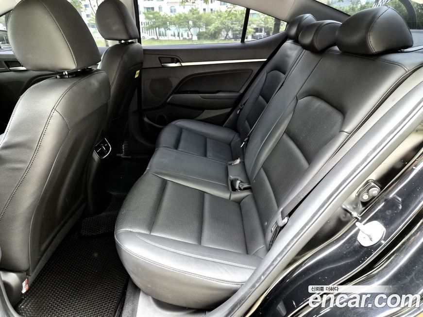 Hyundai AVANTE 2016
