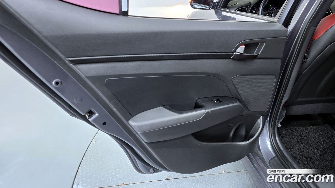 Hyundai AVANTE 2017