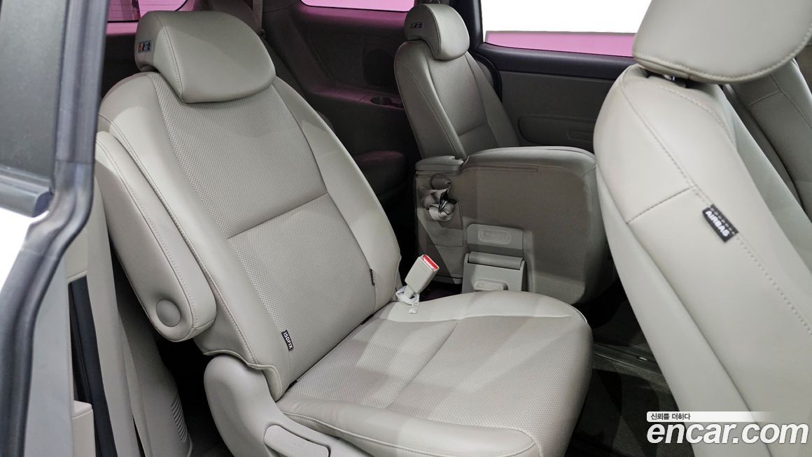 Kia Canival 2015