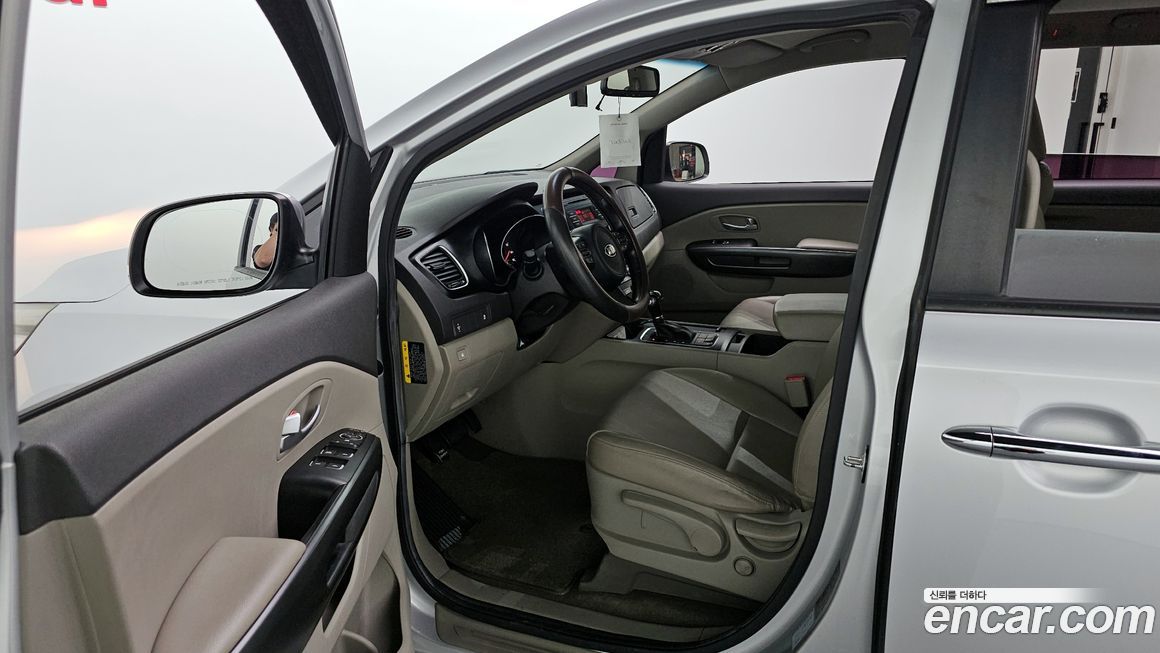 Kia Canival 2015