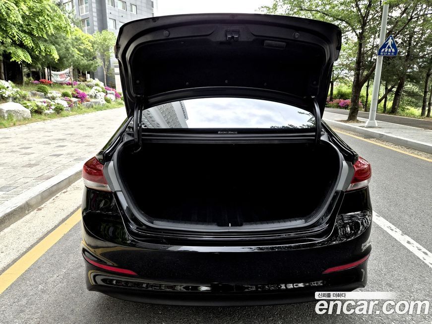 Hyundai AVANTE 2016