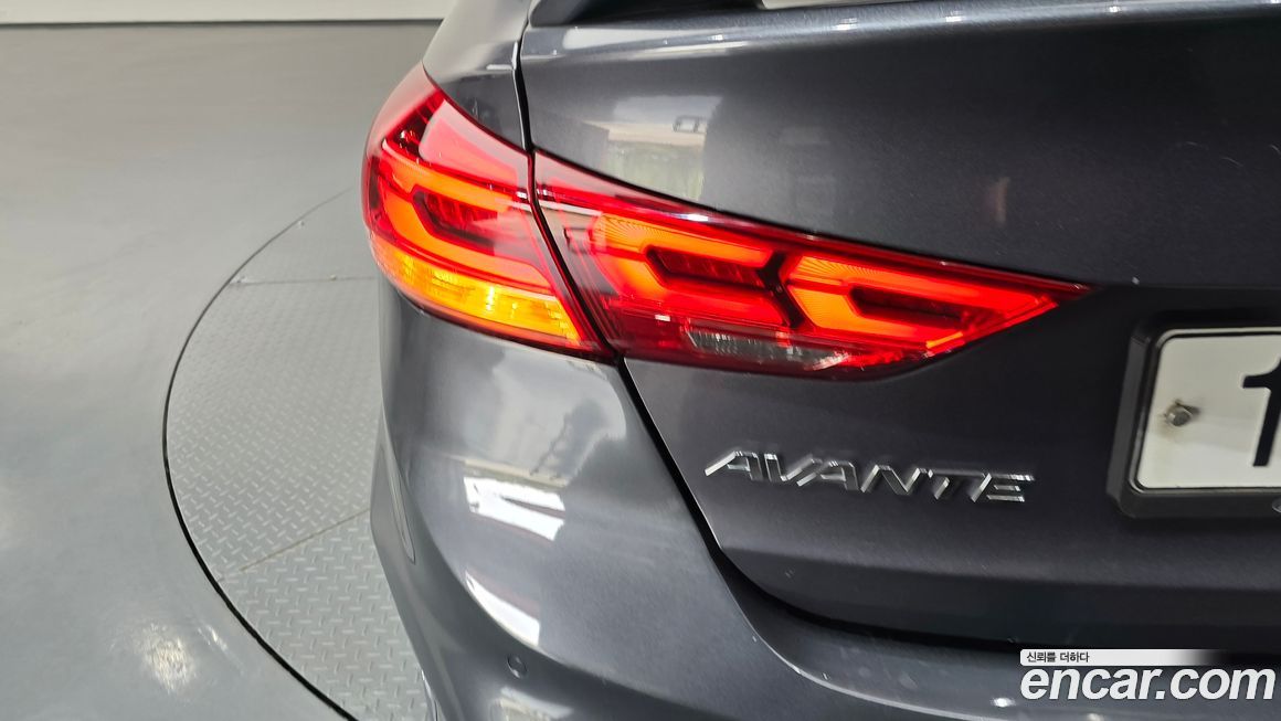 Hyundai AVANTE 2017