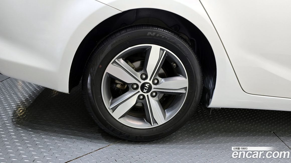 Kia K3 2016