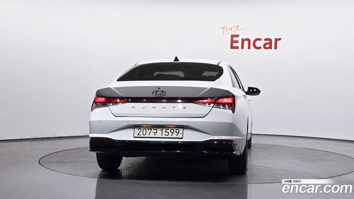 Hyundai AVANTE 2022