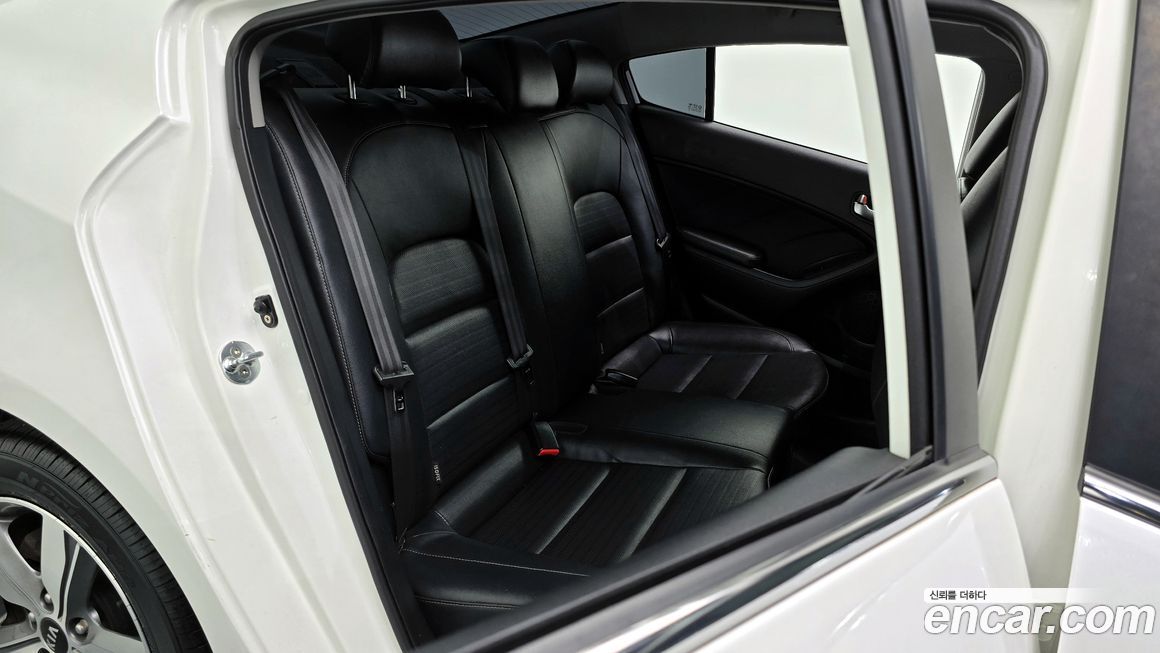 Kia K3 2016