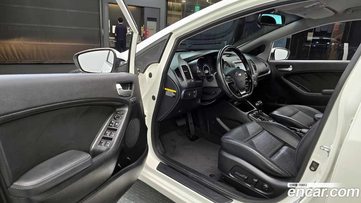 Kia K3 2016