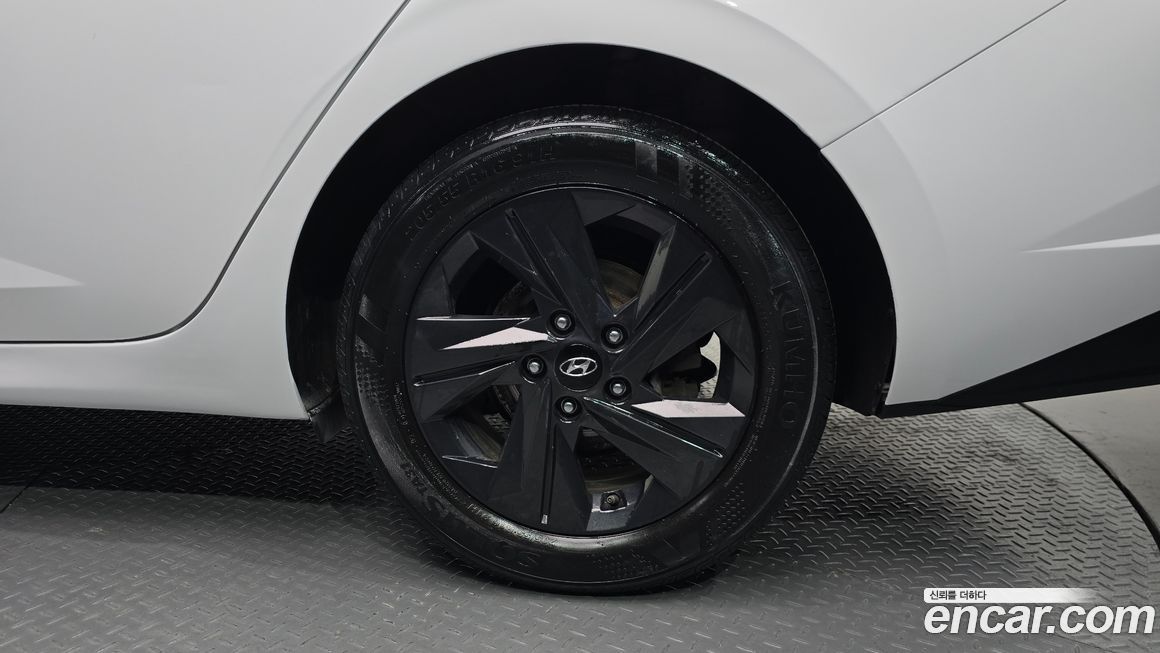 Hyundai AVANTE 2022