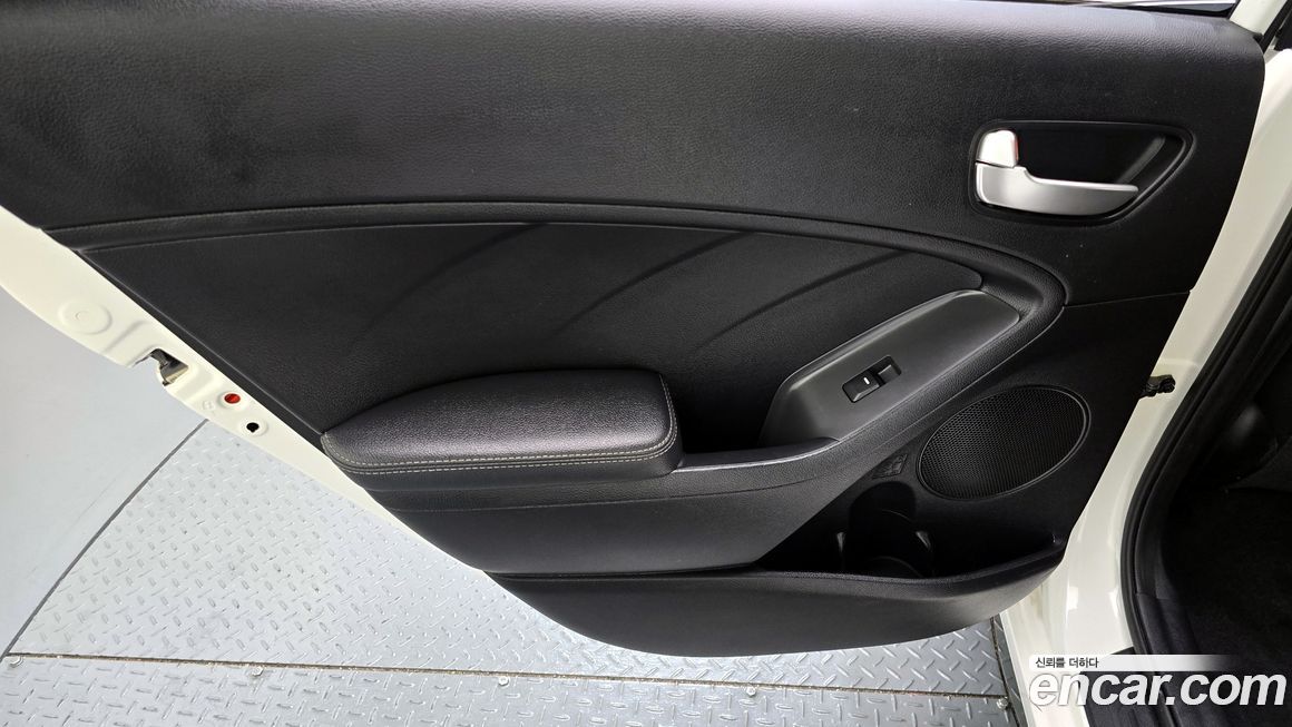 Kia K3 2016