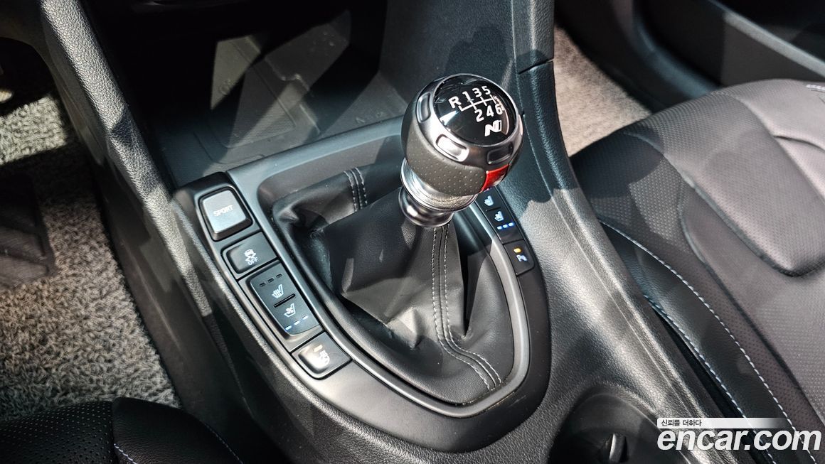 Hyundai Veloster 2018