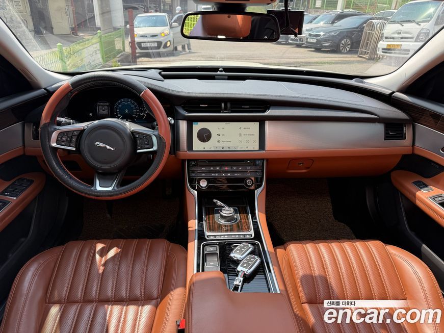 Jaguar XF 2018