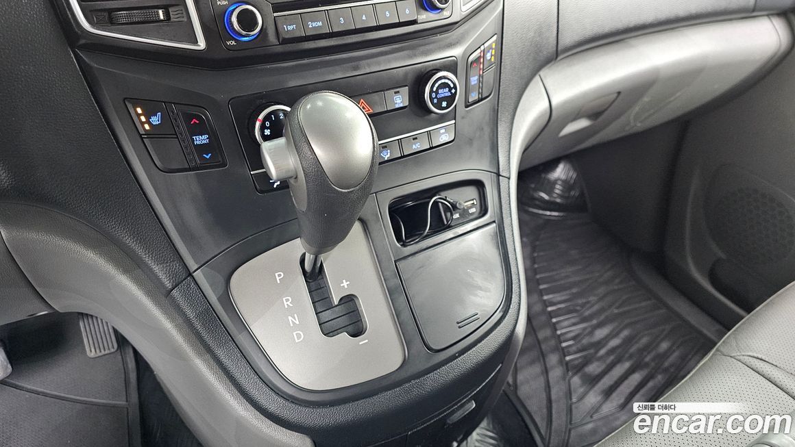 Hyundai Starex 2018