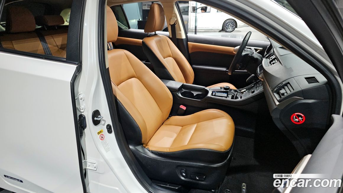 Lexus CT200h 2014
