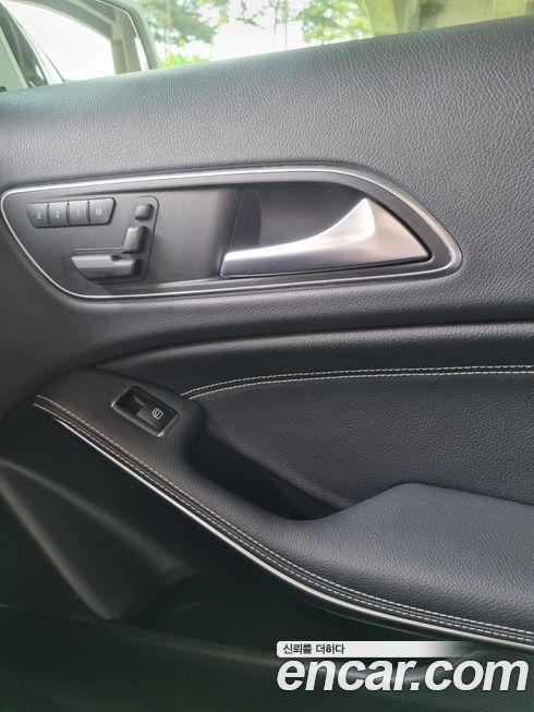 Mercedes-Benz GLA-Class 2016
