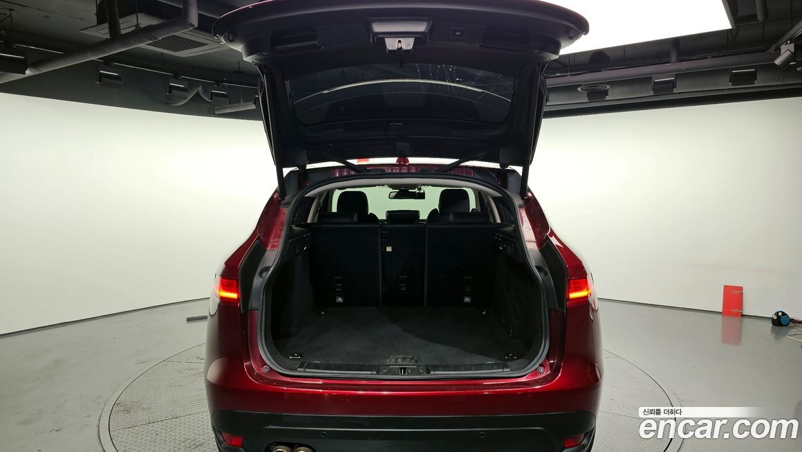 Jaguar F-PACE 2017