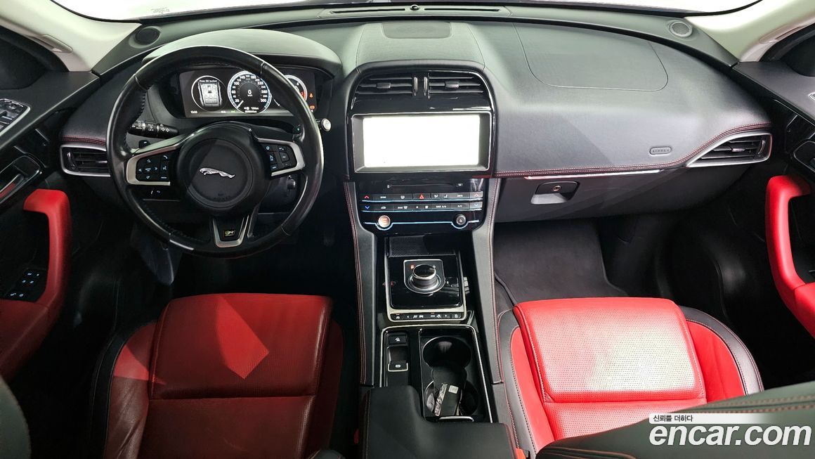 Jaguar F-PACE 2017